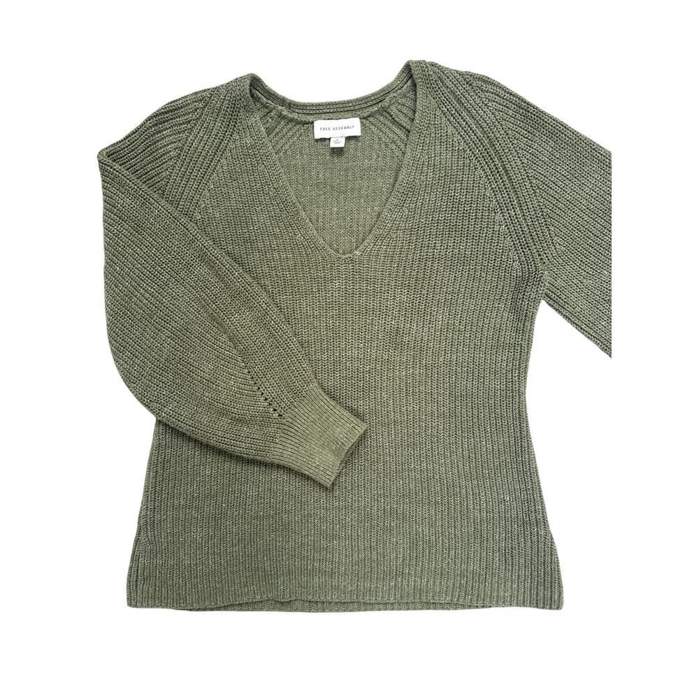 Free Assembly Olive Green V-Neck Knit Sweater Women's Large